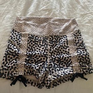 Never worn lululemon spandex short with front ties